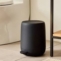 PAPELERA BAÑO NEGRA BLOMUS 5L